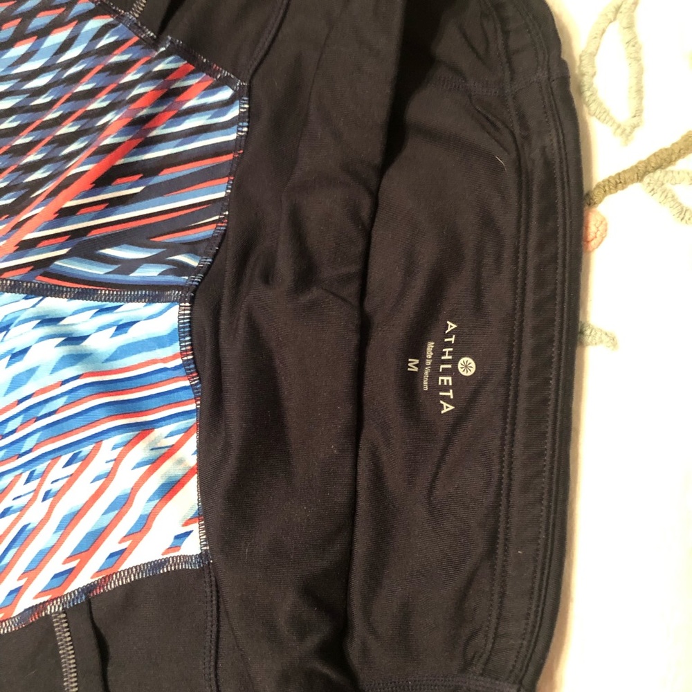 Athleta medium capris - Picture 2 of 3
